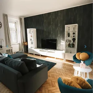 Appartamento Orestaliving - On The Danube Canal Friedensbruecke, Vienna